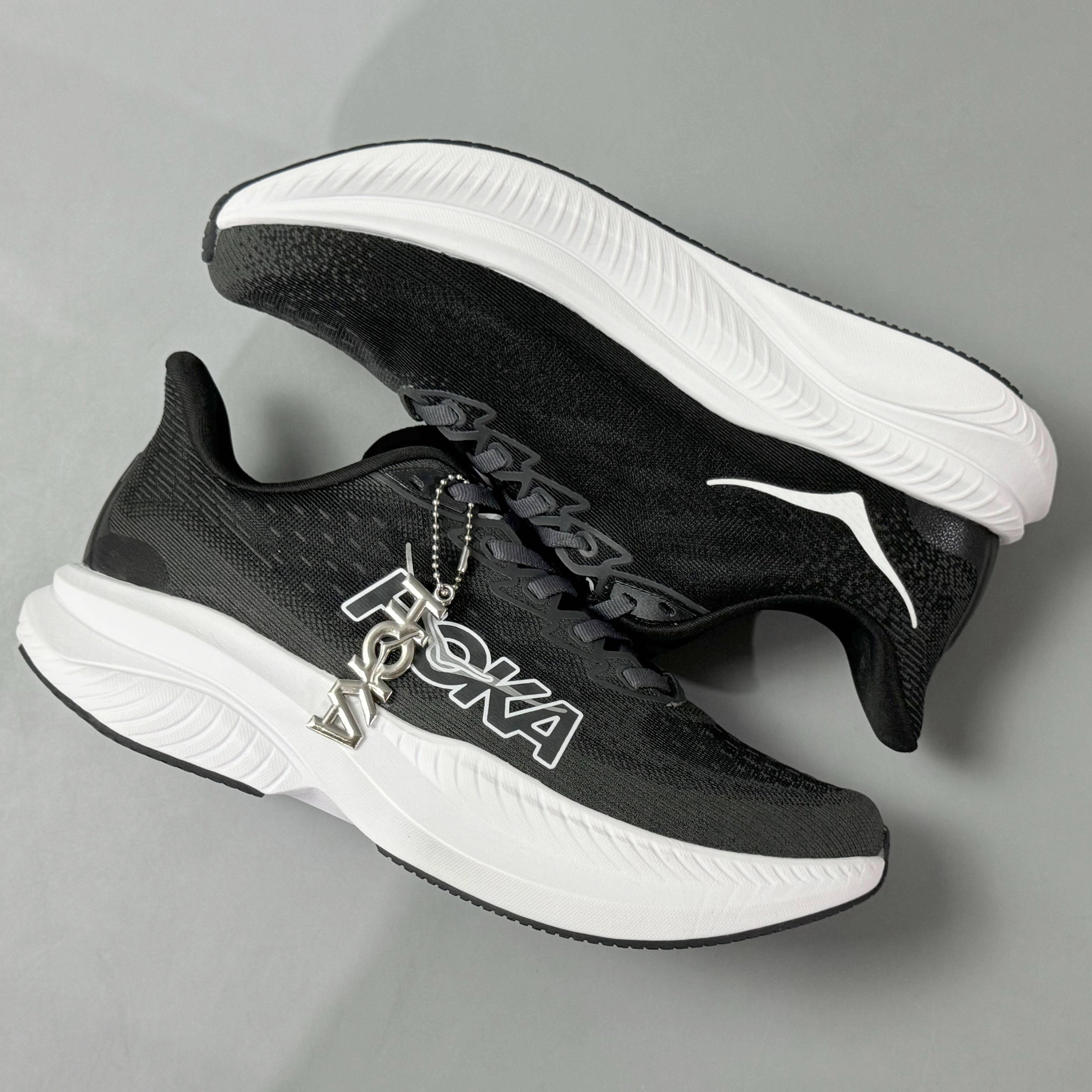 HOKA ONE ONE Mach 6 Wide 'Black White'