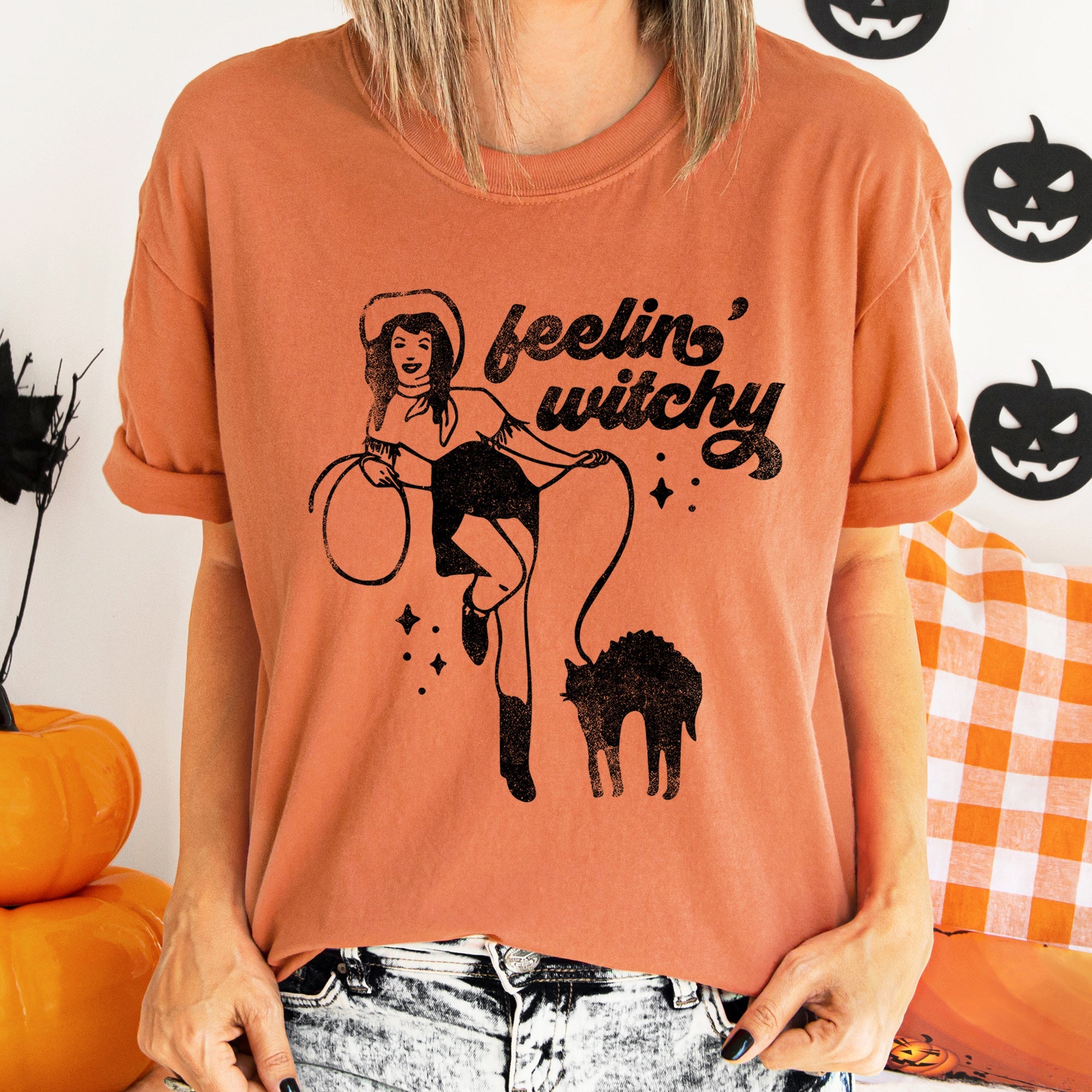 Feelin' Witchy Retro Halloween Vintage Graphic Edition Deluxe Limited Comfort Colors Tee