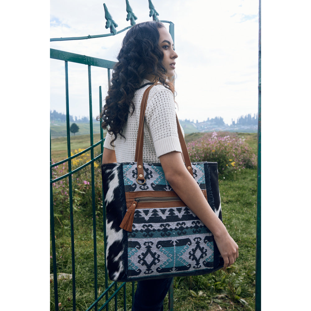 ISABELA TOTE BAG - PhishStones Products