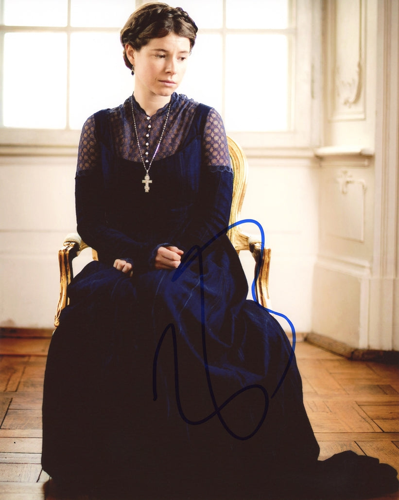 Jessie Buckley Signed 8x10 Photo