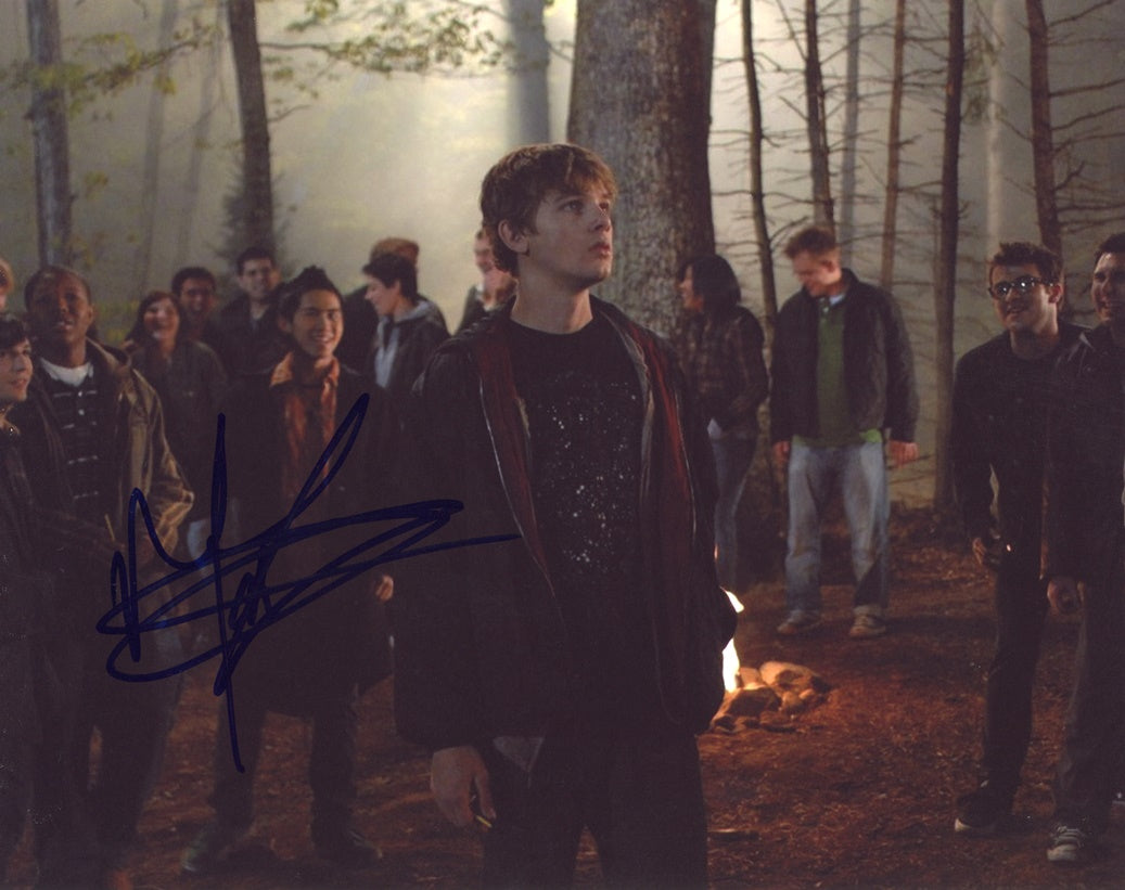 Max Thieriot Signed 8x10 Photo