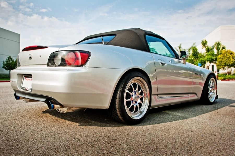 Megan Racing Muffler Universal MVO for 2010to2025 18" Length 6.5" Height 2.4" Inlet ID 3.2" Tip OD 3.5" - Various Tip Styles