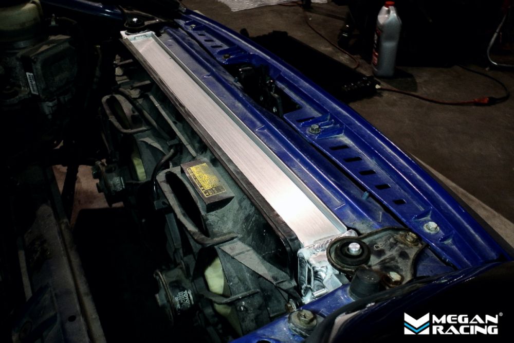 Megan Racing Radiator for Toyota MR2 Spyder 2000-2006 All Aluminum Construction - MR-RT-TMS00