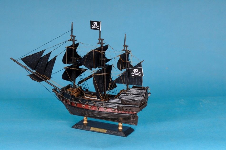 Captain Kidd's Black Falcon Limited Model Pirate Ship 15""