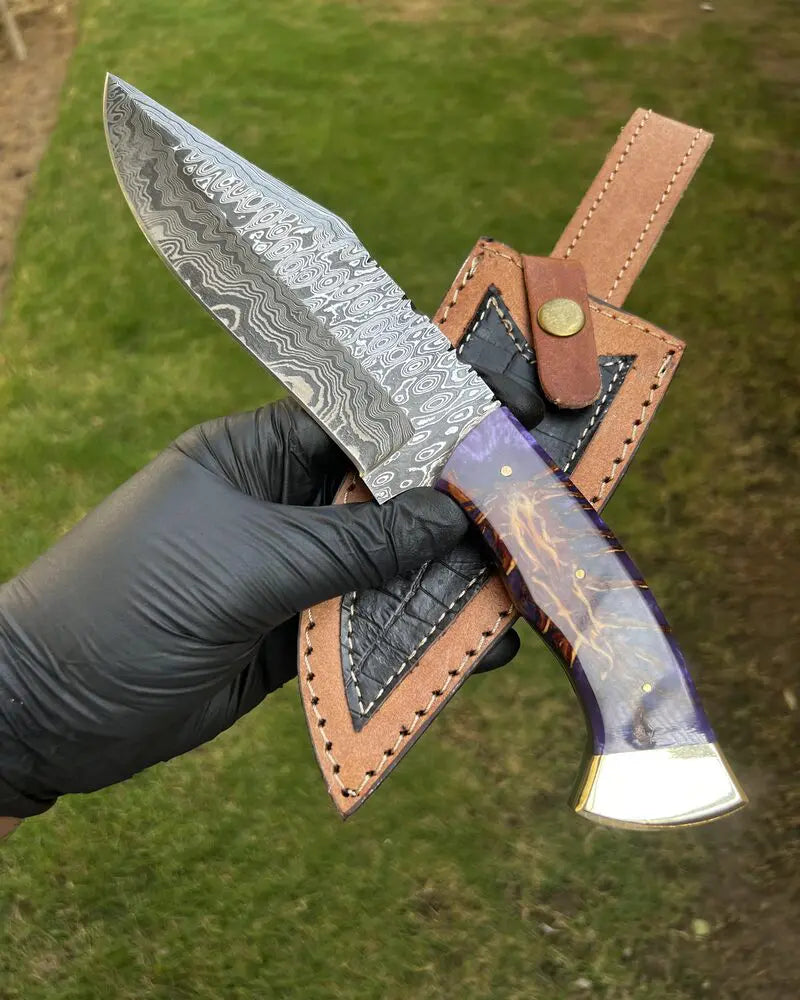 Premium Damascus Knife with Pine Corn Resin Handle & Protective Leather Sheath - PhishStones Products