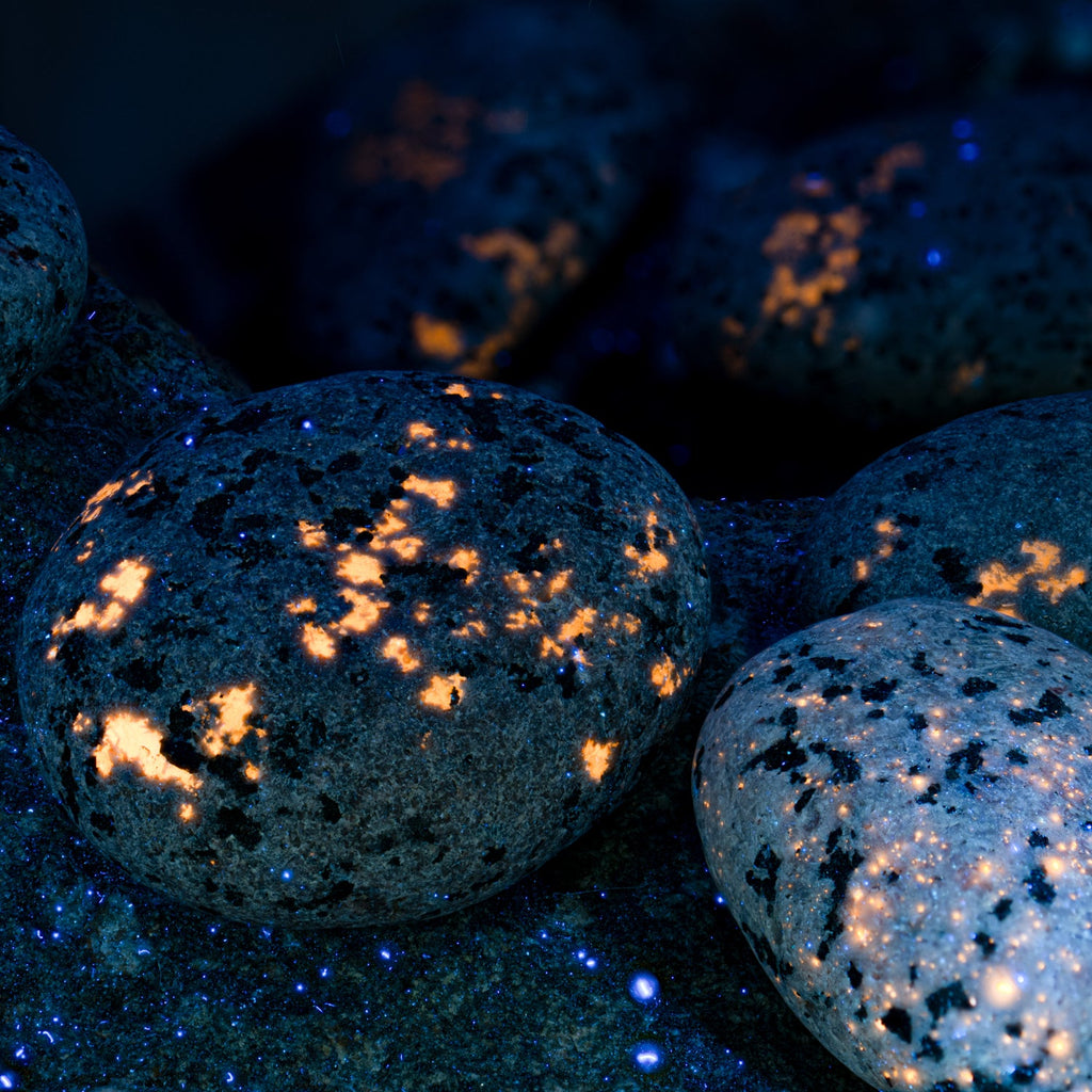 Shining Syenite - UV Glow Rocks