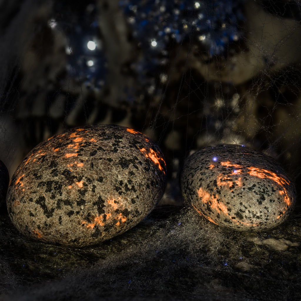 Shining Syenite - UV Glow Rocks