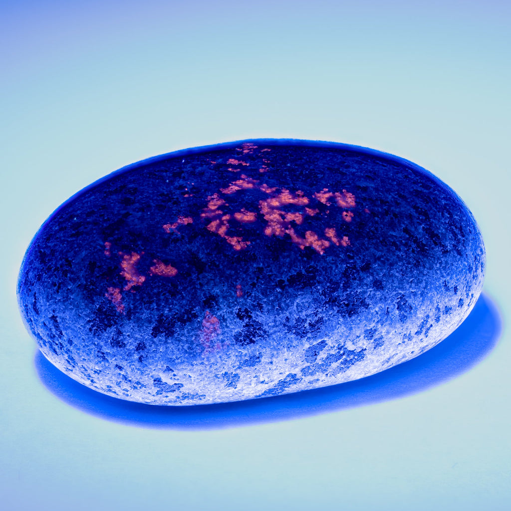 Shining Syenite - UV Glow Rocks